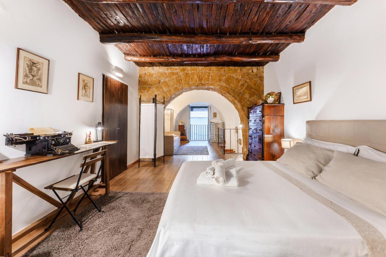 Appartement La Storia à Naples Extérieur photo