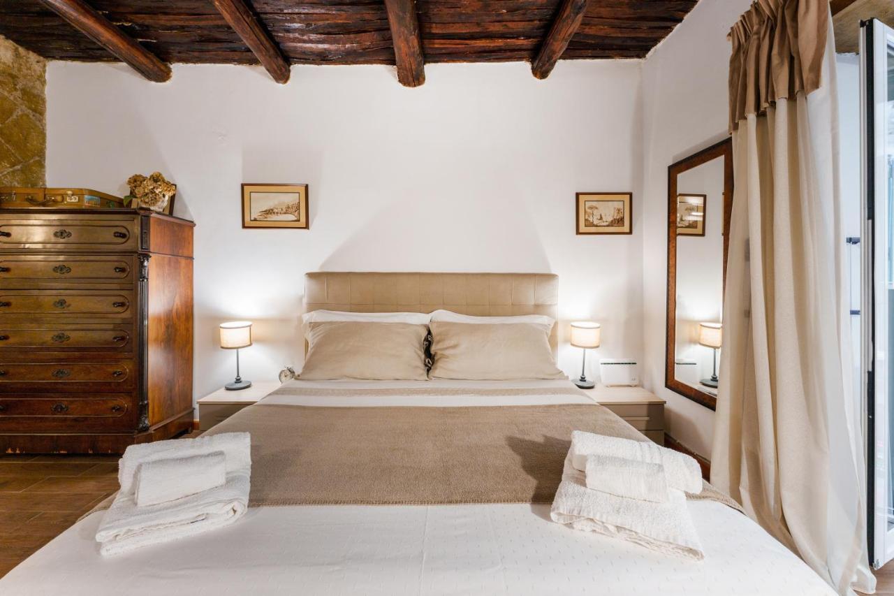 Appartement La Storia à Naples Extérieur photo