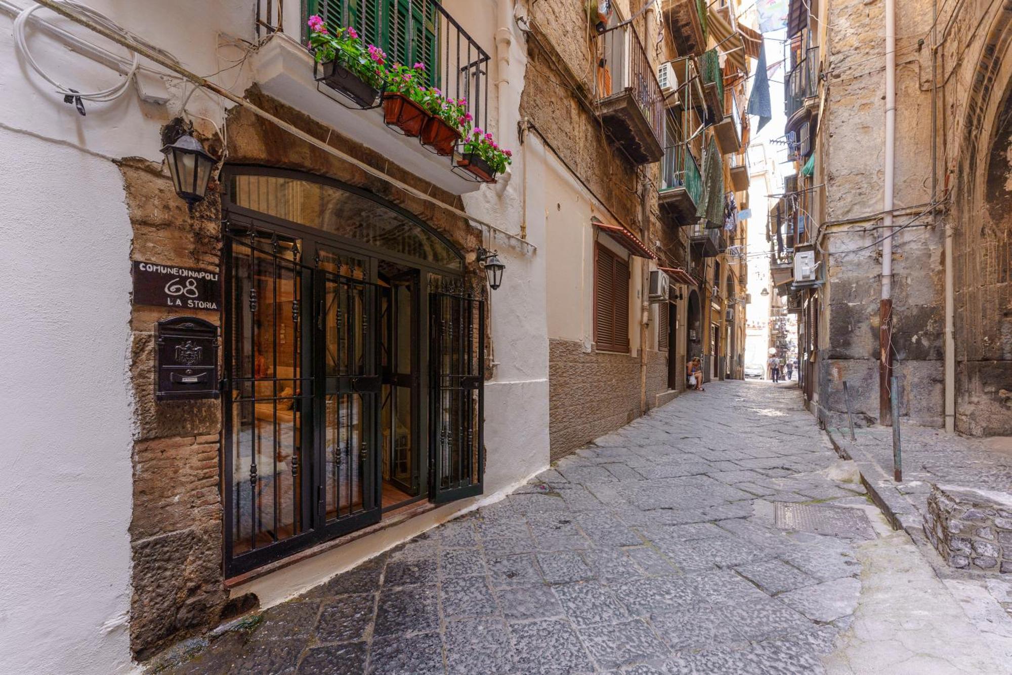 Appartement La Storia à Naples Extérieur photo