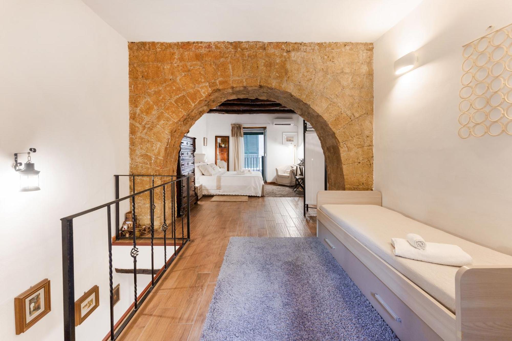 Appartement La Storia à Naples Extérieur photo
