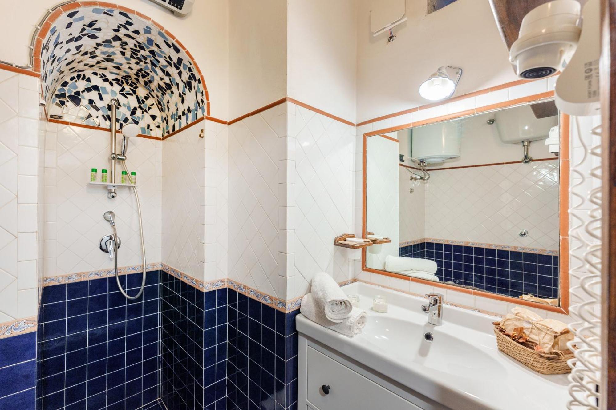 Appartement La Storia à Naples Extérieur photo