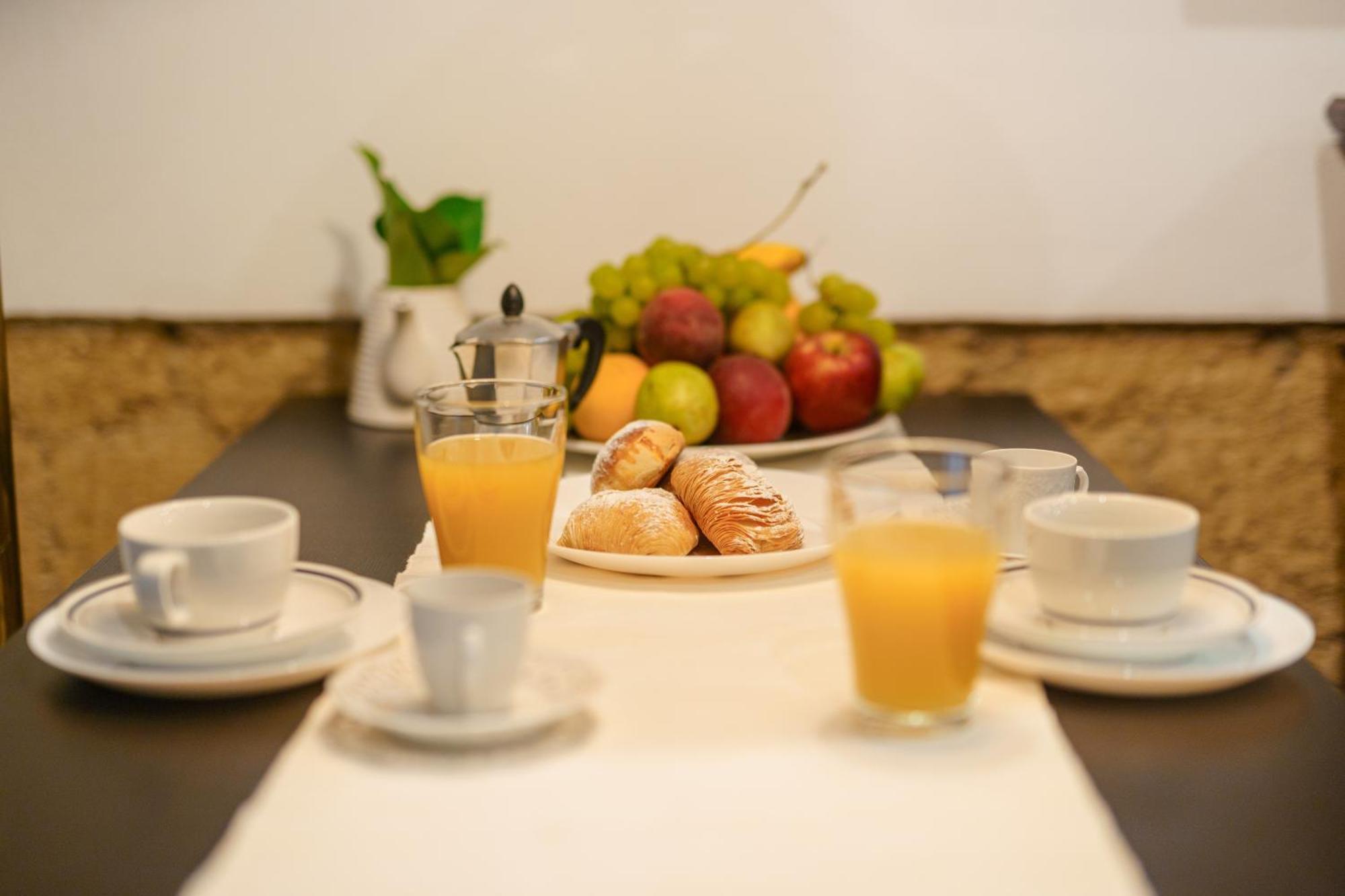 Appartement La Storia à Naples Extérieur photo